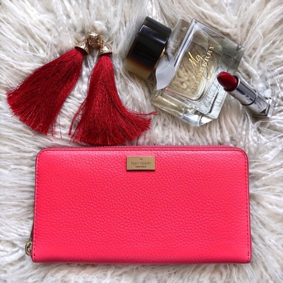 Kate Spade Highland Place Neda Zip Around Wallet - Picture 1 of 8